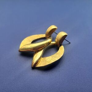 Vintage Trifari Teardrop Dangle Earrings